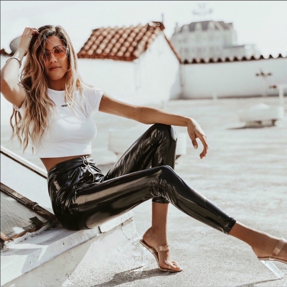 Meshki High-Shine Black Vegan faux Leather zip front skinny leggings size S